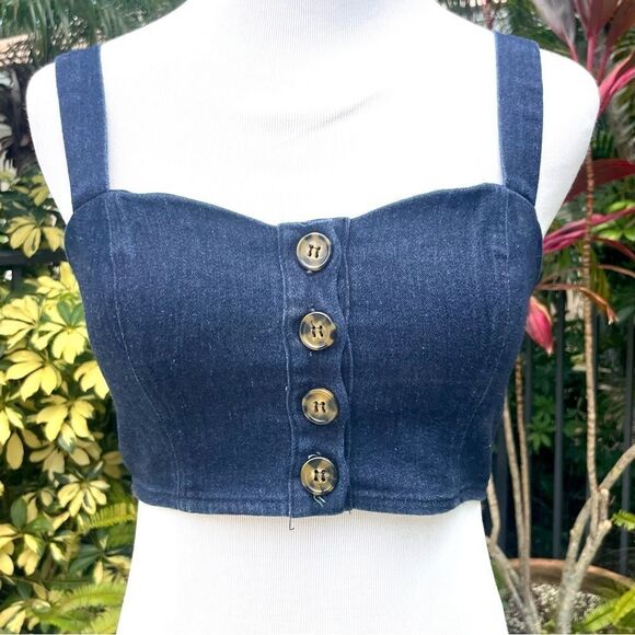 Privacy Please Denim Sweetheart Button Down Crop Top - Picture 3 of 9